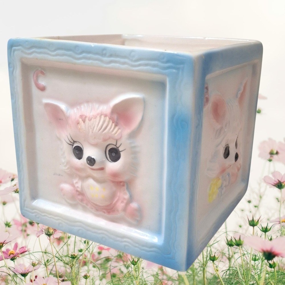 Vintage Kitsch Ceramic Nursery Plant Pot /Tissue Box Holder